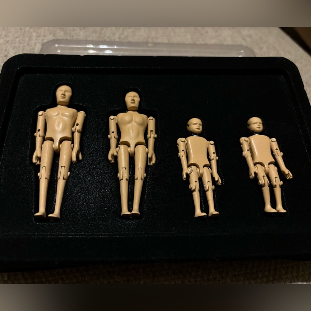 Crash Test Dummies Family. 1/18th size